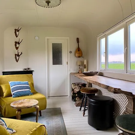 Slapen Tussen De Schapen In Pipowagen De Ome Jan Campsite *